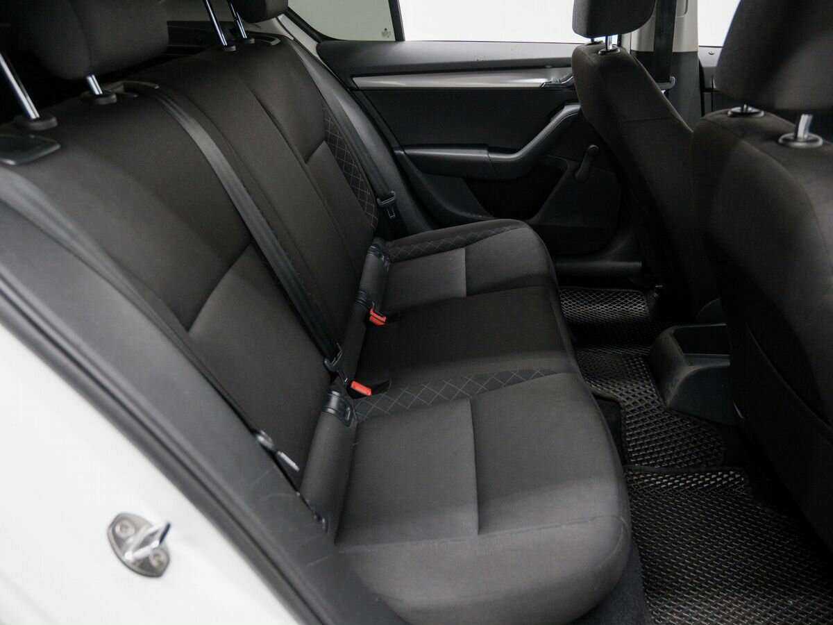 Купить Skoda Octavia, 2017, 178 000 км, фото №9