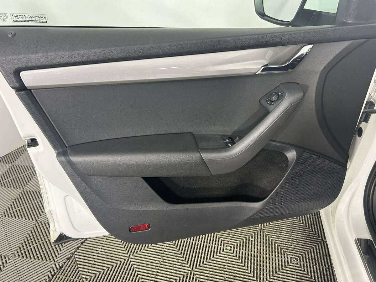 Купить Skoda Octavia, 2018, 431 666 км, фото №8