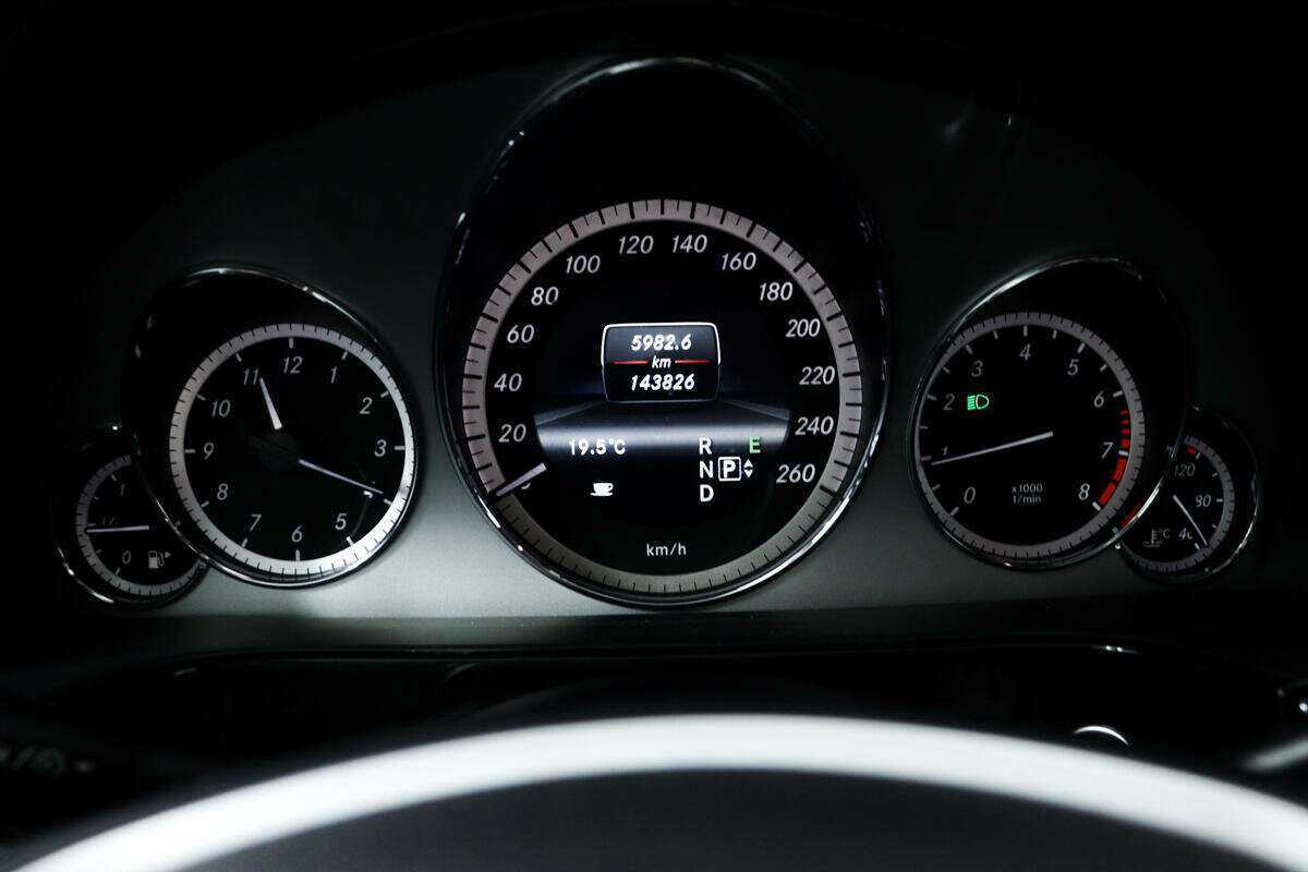 Купить Mercedes-Benz E-Класс 300, 2012, 143 781 км, фото №10