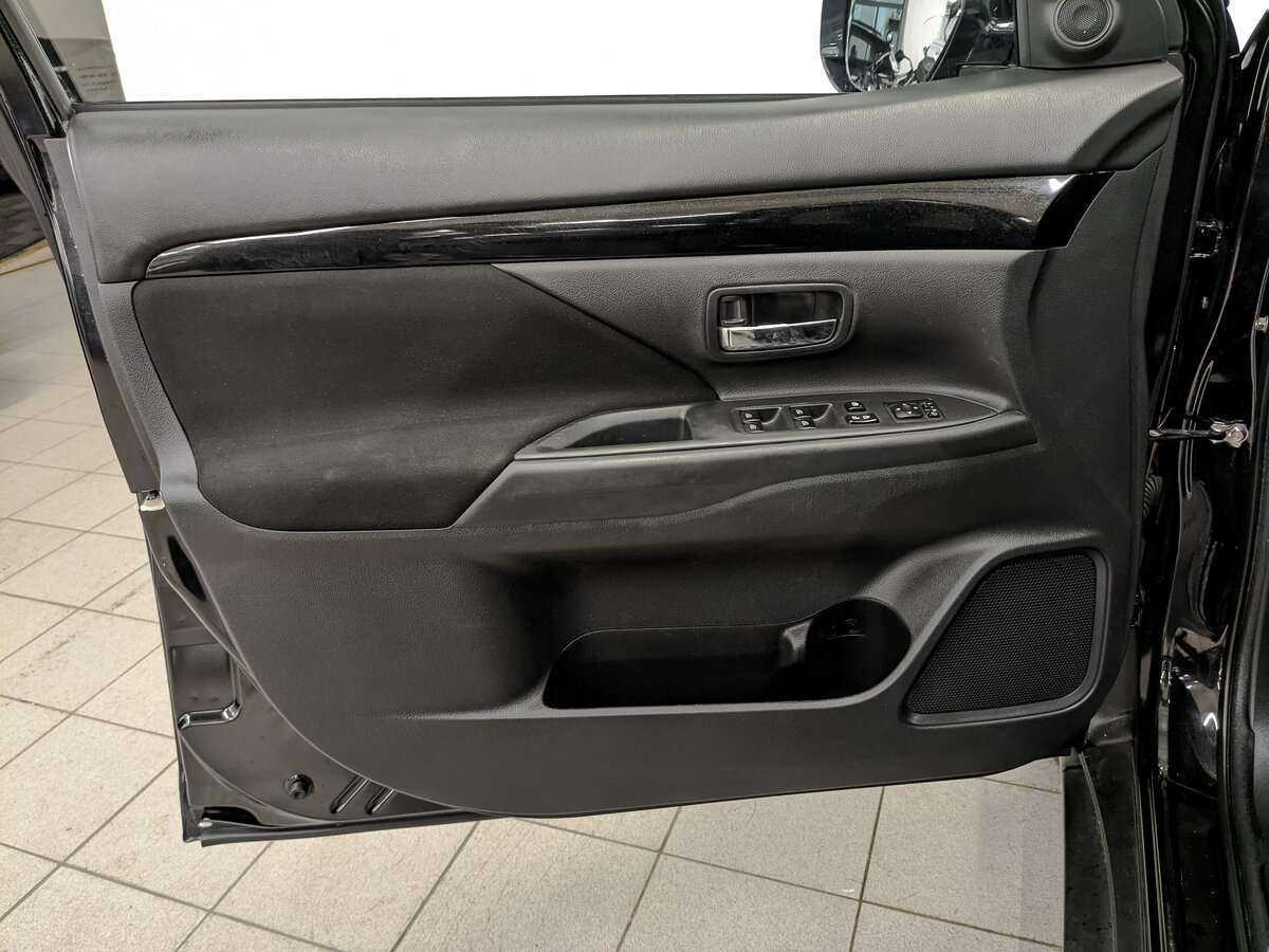 Купить Mitsubishi Outlander, 2020, 158 018 км, фото №15