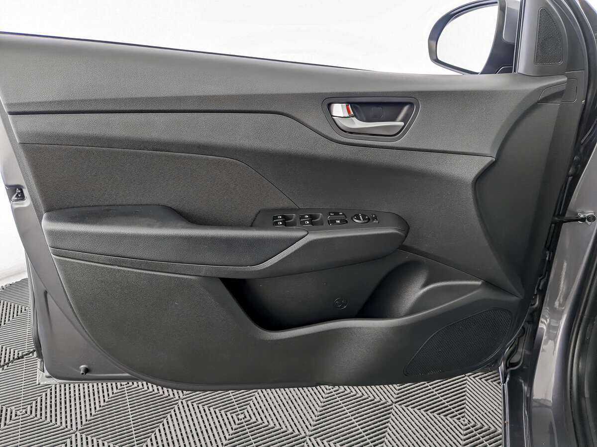 Купить Hyundai Solaris, 2021, 33 092 км, фото №15