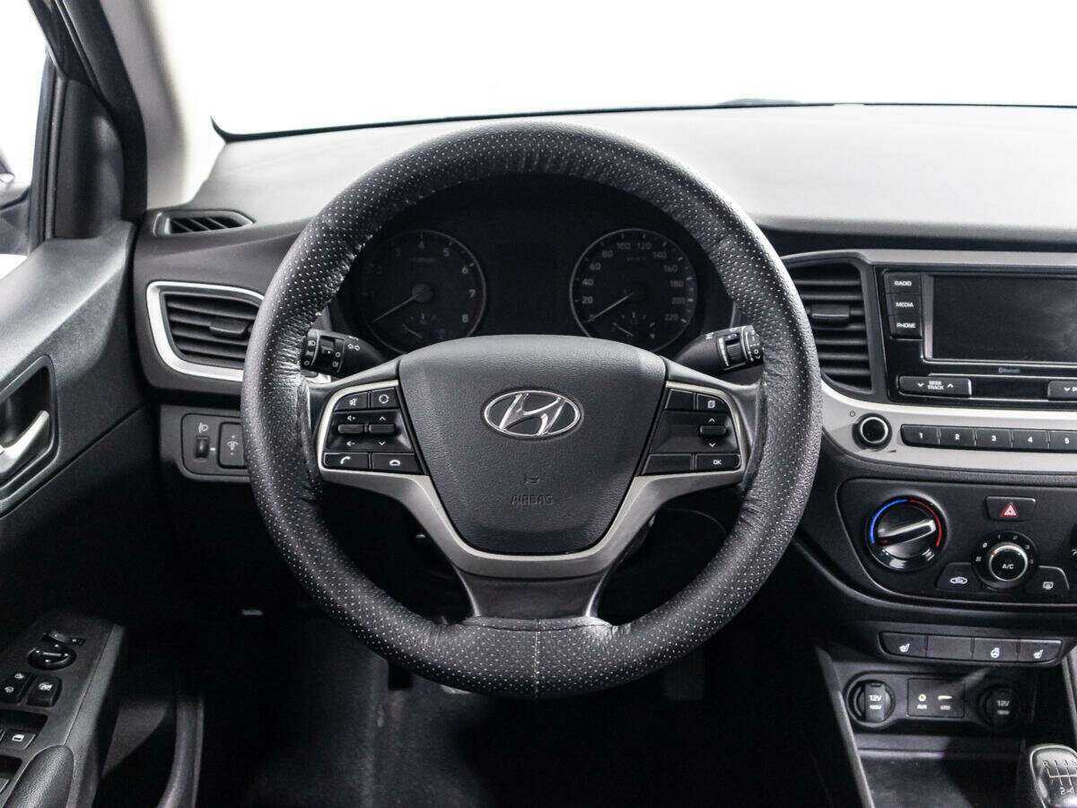 Купить Hyundai Solaris, 2017, 69 118 км, фото №16