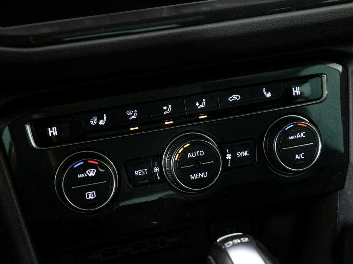 Купить Volkswagen Tiguan, 2019, 100 129 км, фото №17