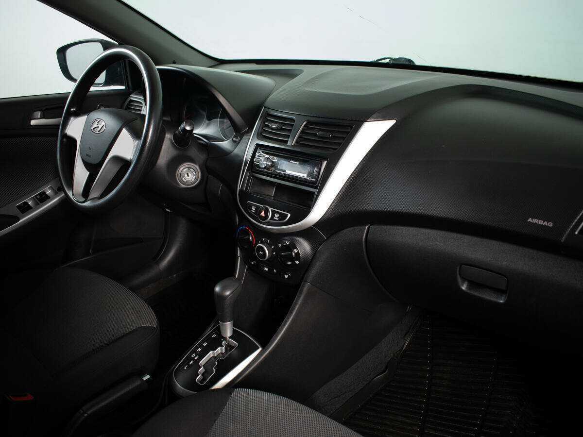 Купить Hyundai Solaris, 2013, 233 735 км, фото №9