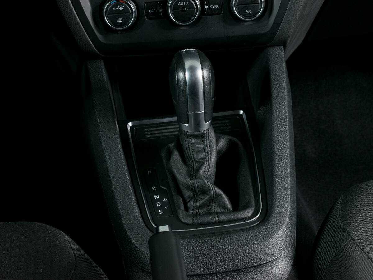 Купить Volkswagen Jetta, 2016, 52 879 км, фото №12