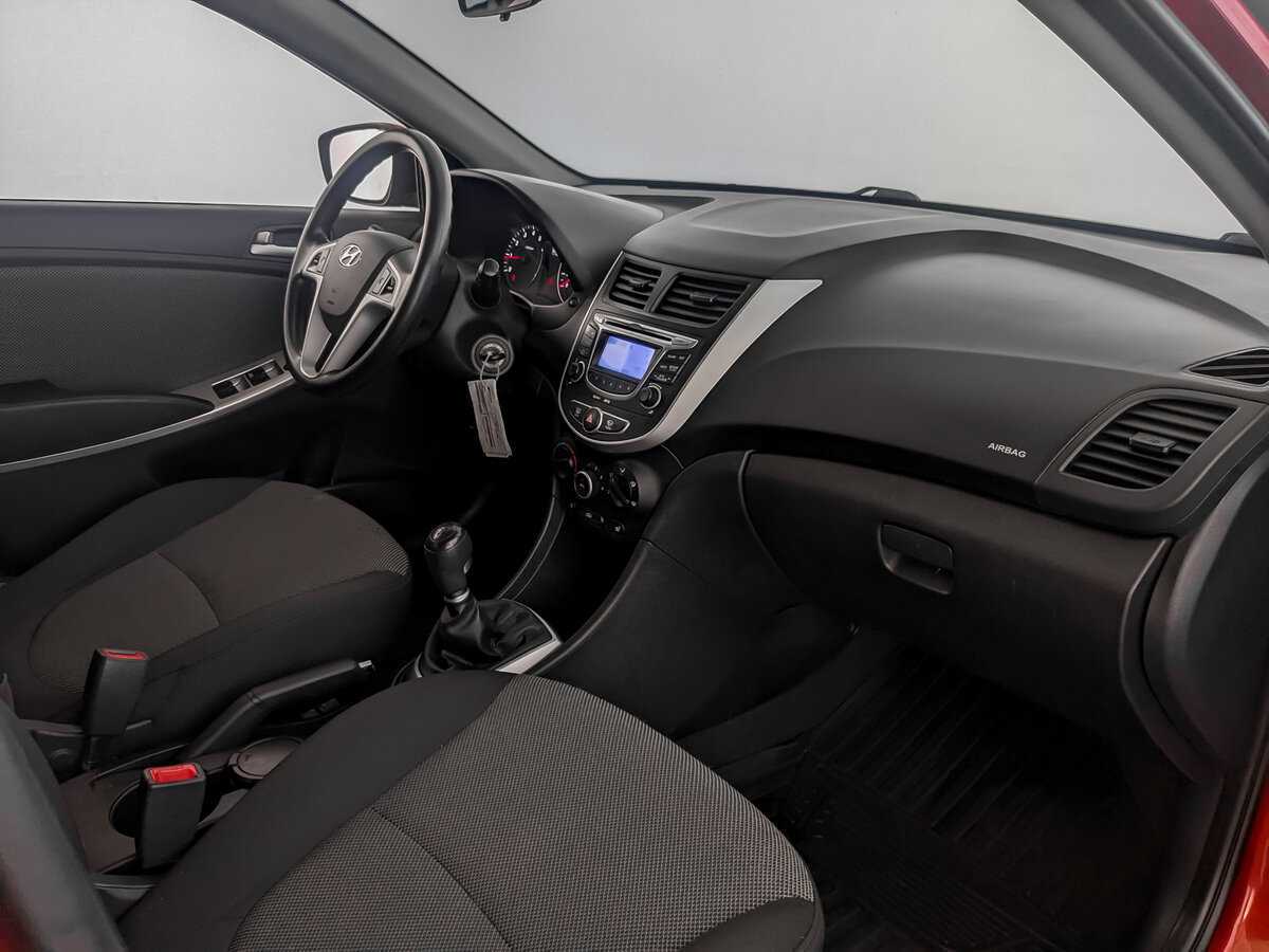 Купить Hyundai Solaris, 2012, 138 770 км, фото №9