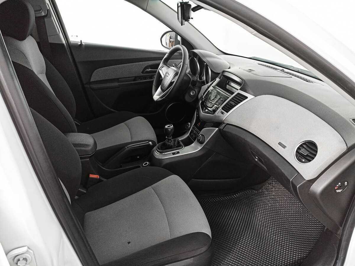 Купить Chevrolet Cruze, 2012, 311 653 км, фото №9
