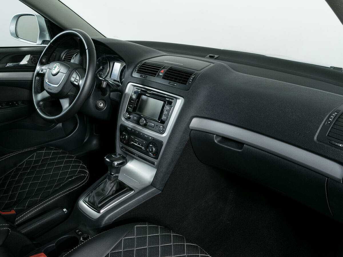 Купить Skoda Octavia, 2013, 227 457 км, фото №9