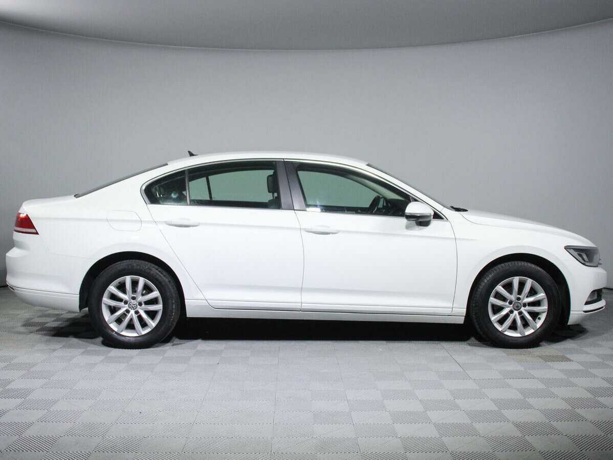 Купить Volkswagen Passat, 2018, 118 171 км, фото №4