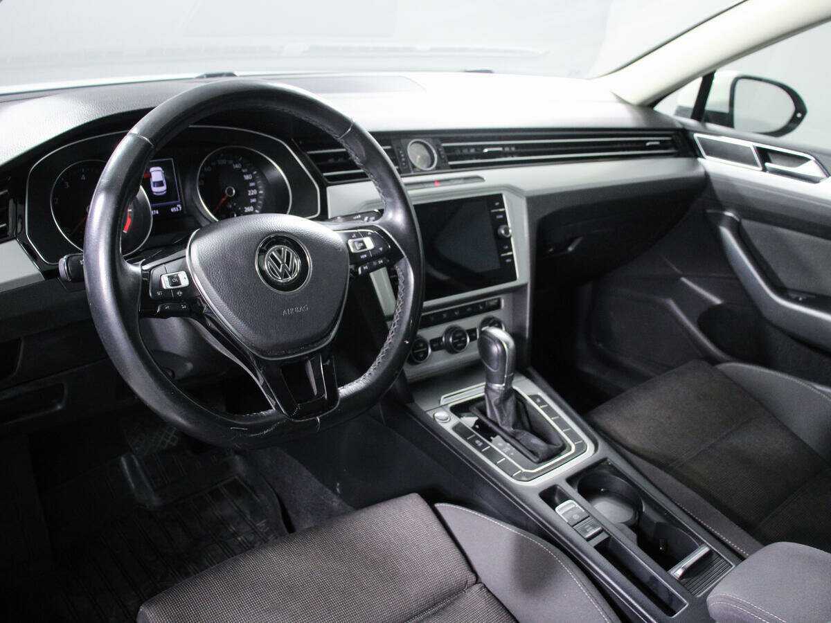 Купить Volkswagen Passat, 2018, 118 171 км, фото №14