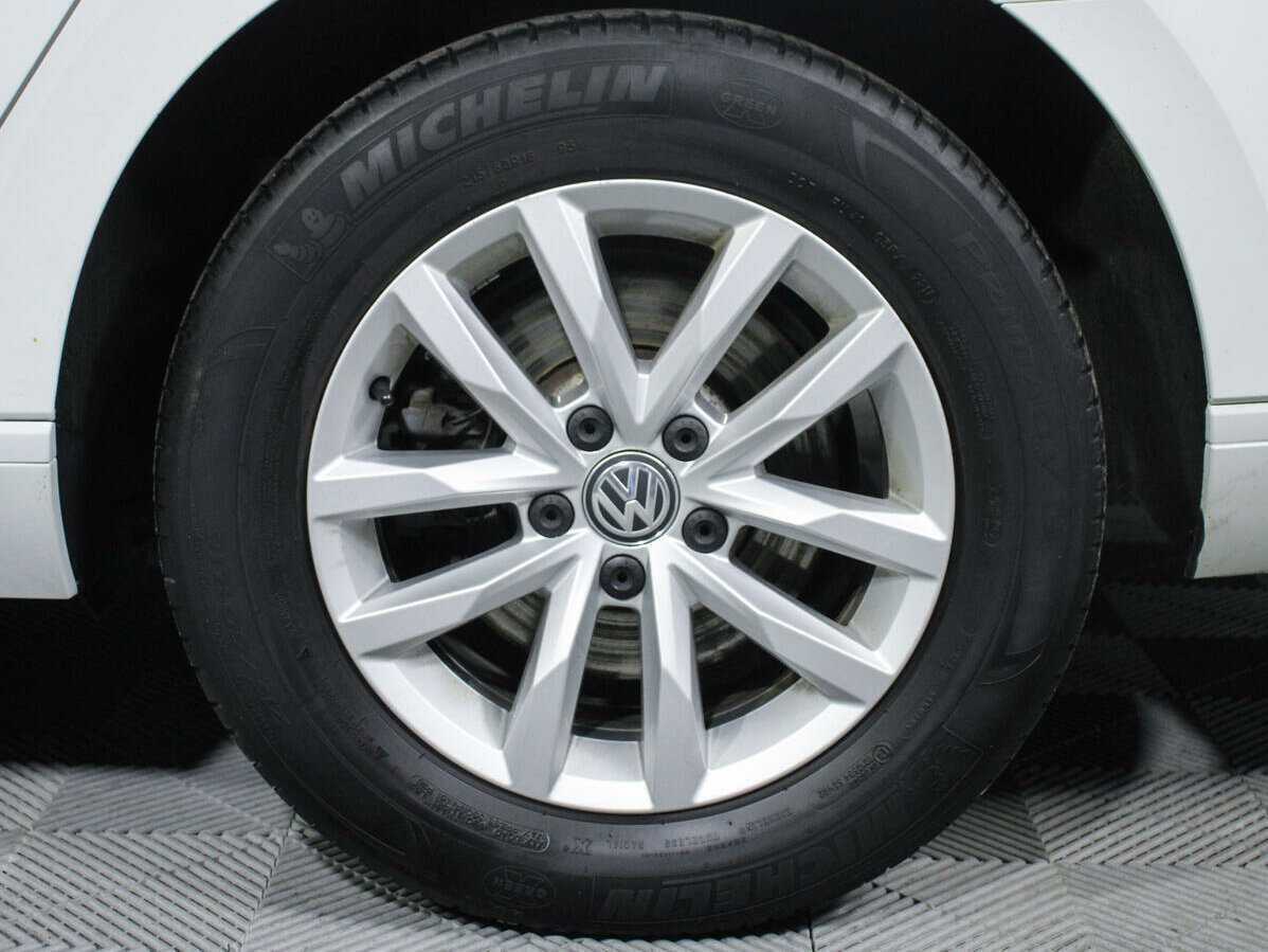 Купить Volkswagen Passat, 2018, 118 171 км, фото №20
