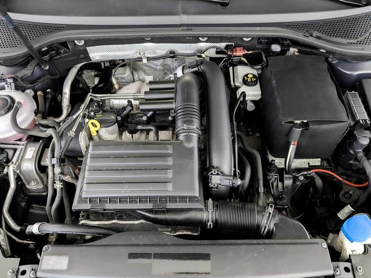 Купить Volkswagen Passat, 2017, 75 878 км, фото №9