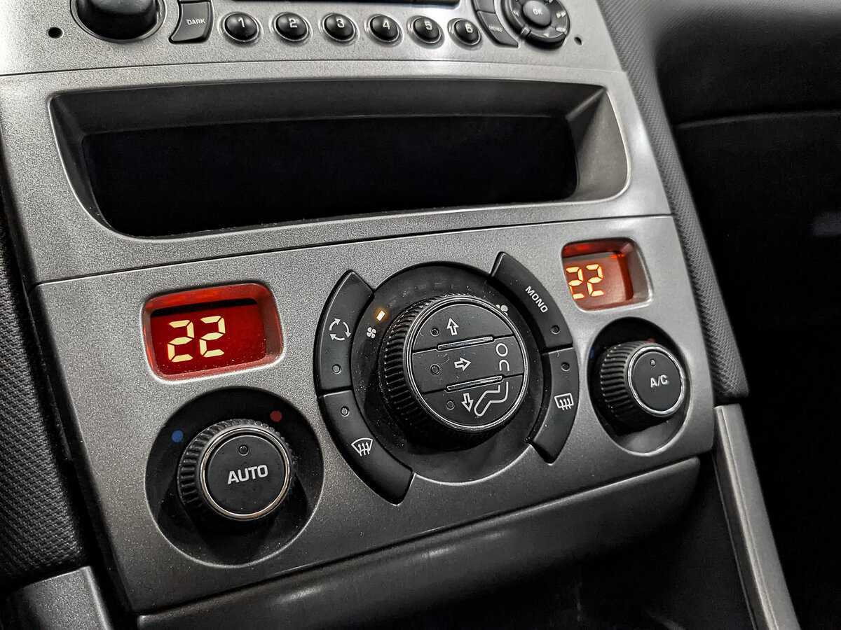 Купить Peugeot 308, 2012, 43 468 км, фото №23