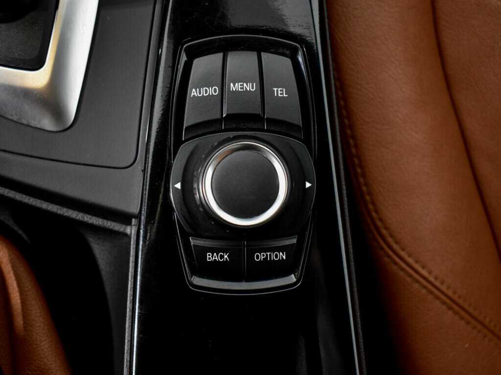 Купить BMW 3 серии 318i, 2017, 177 000 км, фото №12