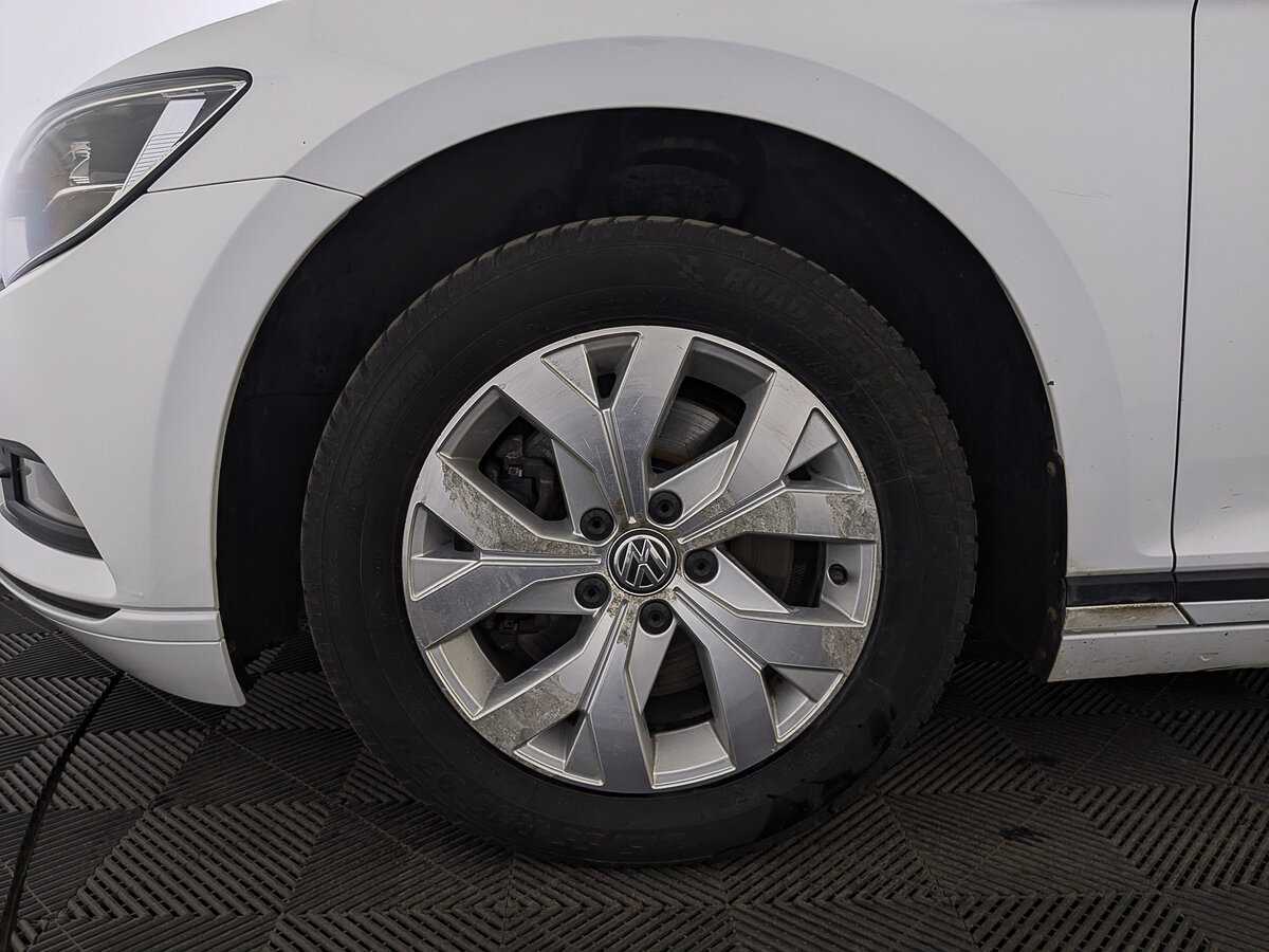 Купить Volkswagen Passat, 2017, 120 532 км, фото №12