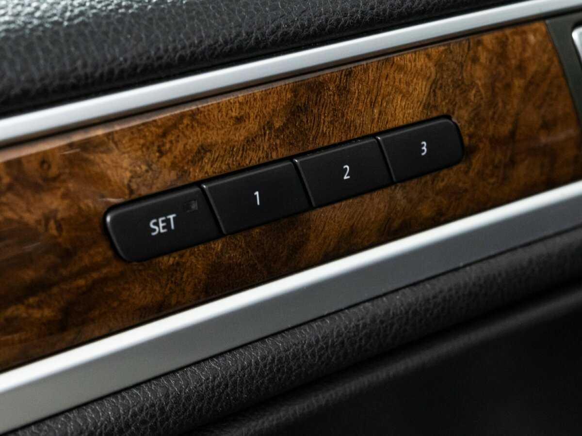 Купить Volkswagen Touareg, 2012, 329 160 км, фото №16