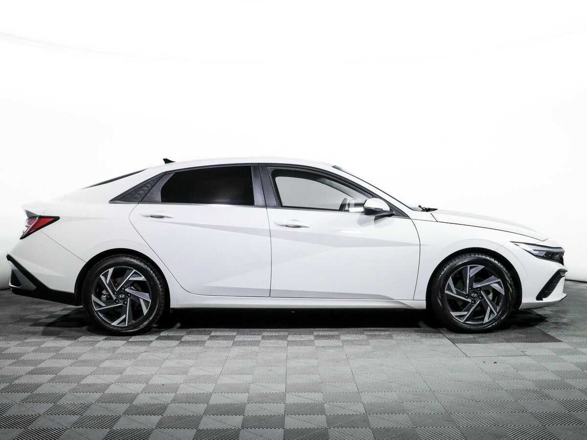 Купить Hyundai Elantra, 2023, 15 220 км, фото №4