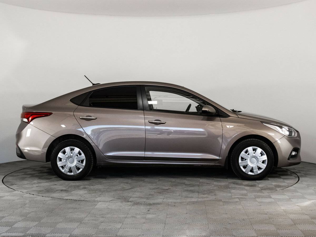 Купить Hyundai Solaris, 2019, 81 193 км, фото №4