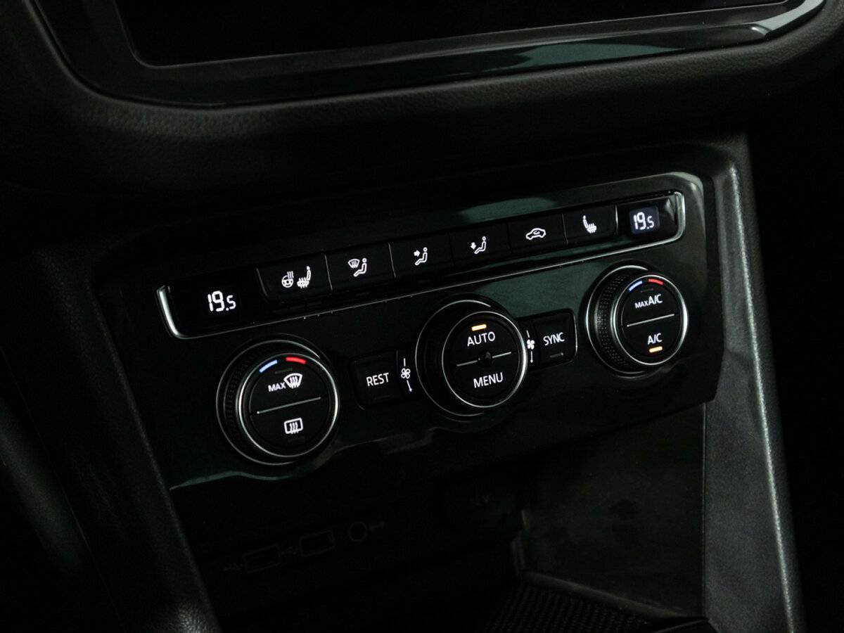 Купить Volkswagen Tiguan, 2019, 110 138 км, фото №19